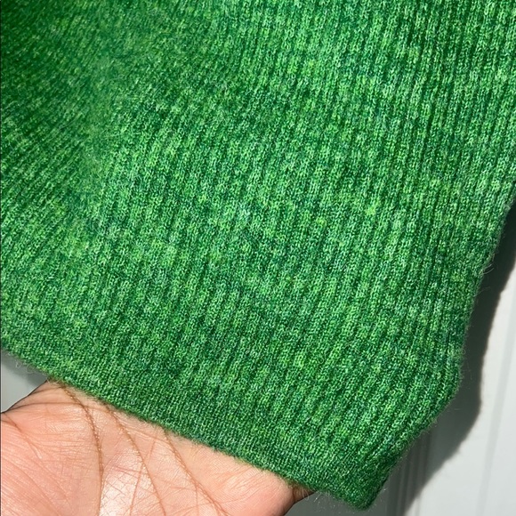 Zara Green Sweater With opening on the side - Picture 4 of 7